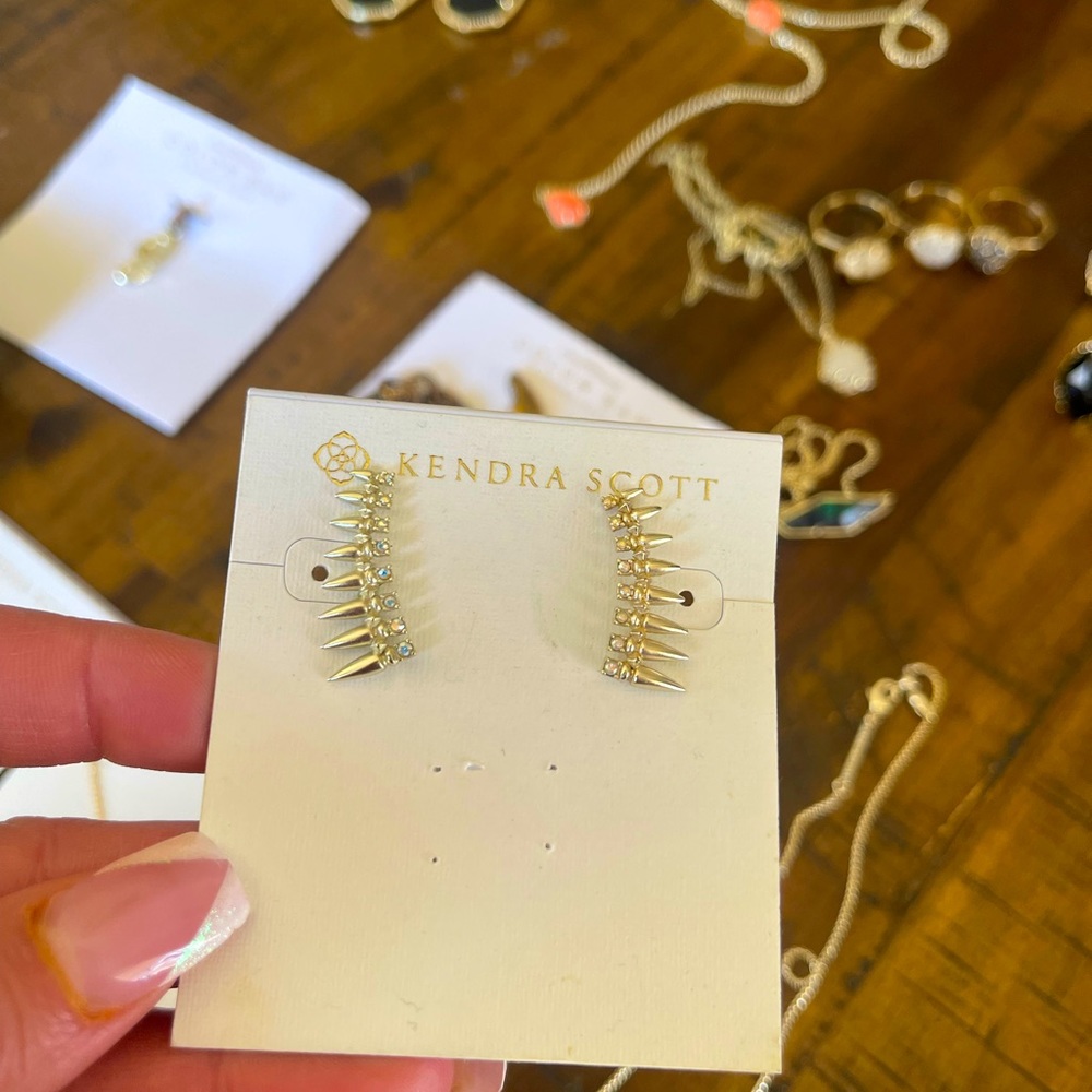 Kendra Scott Crawlers